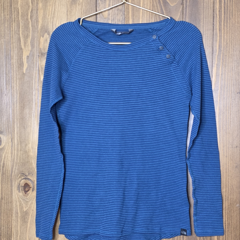 The North Face Women's Blue Striped Long Sleeve Top